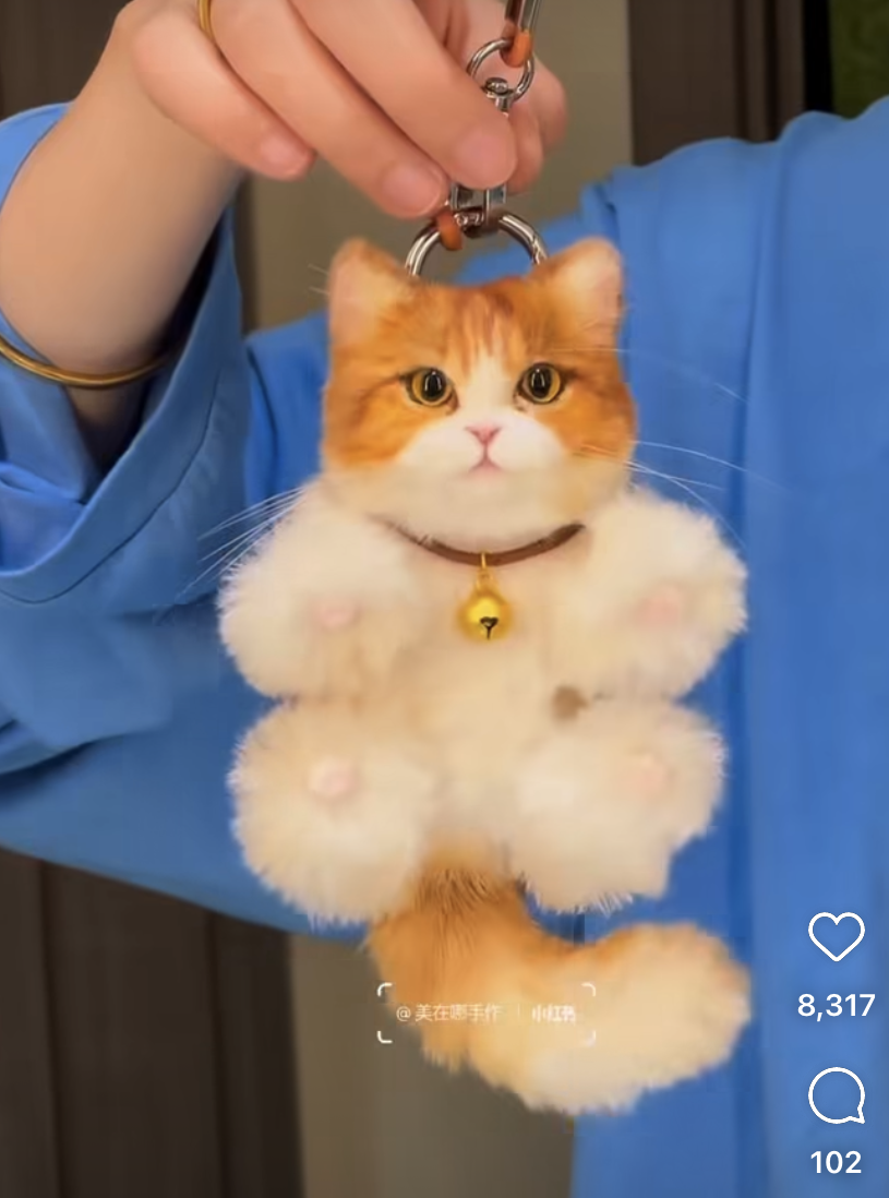 Yellow white cat,Pipe cleaner handmade dolls,customize dolls based on photos