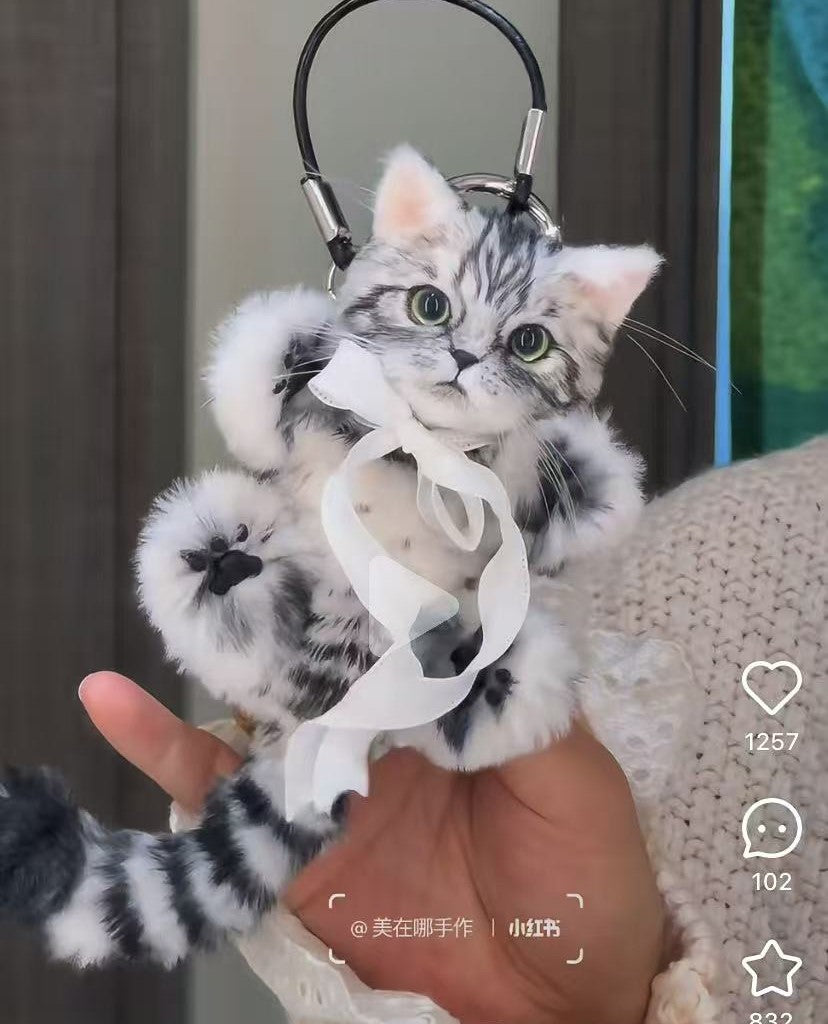 Black white cat,Pipe cleaner handmade doll，customize dolls based on photos