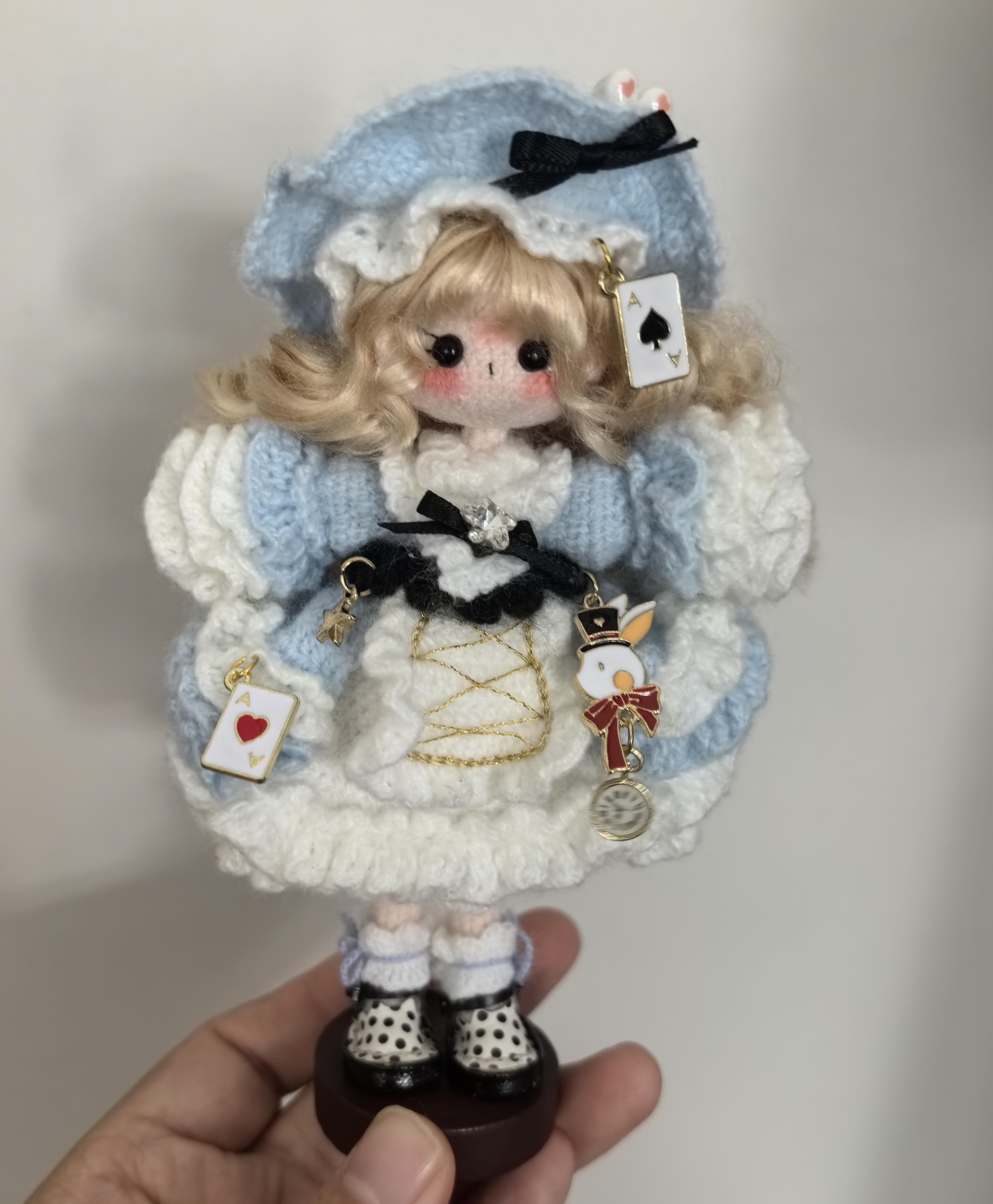Commission the crochet doll of Alice by summer