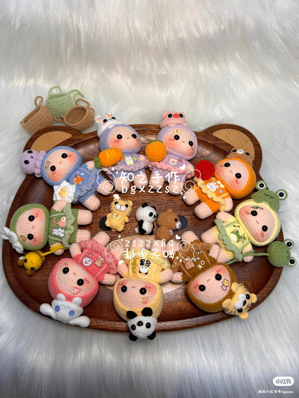 The crochet pattern for Cute Zai Zai 3  is included in the PDF file by zhizhishouzuo