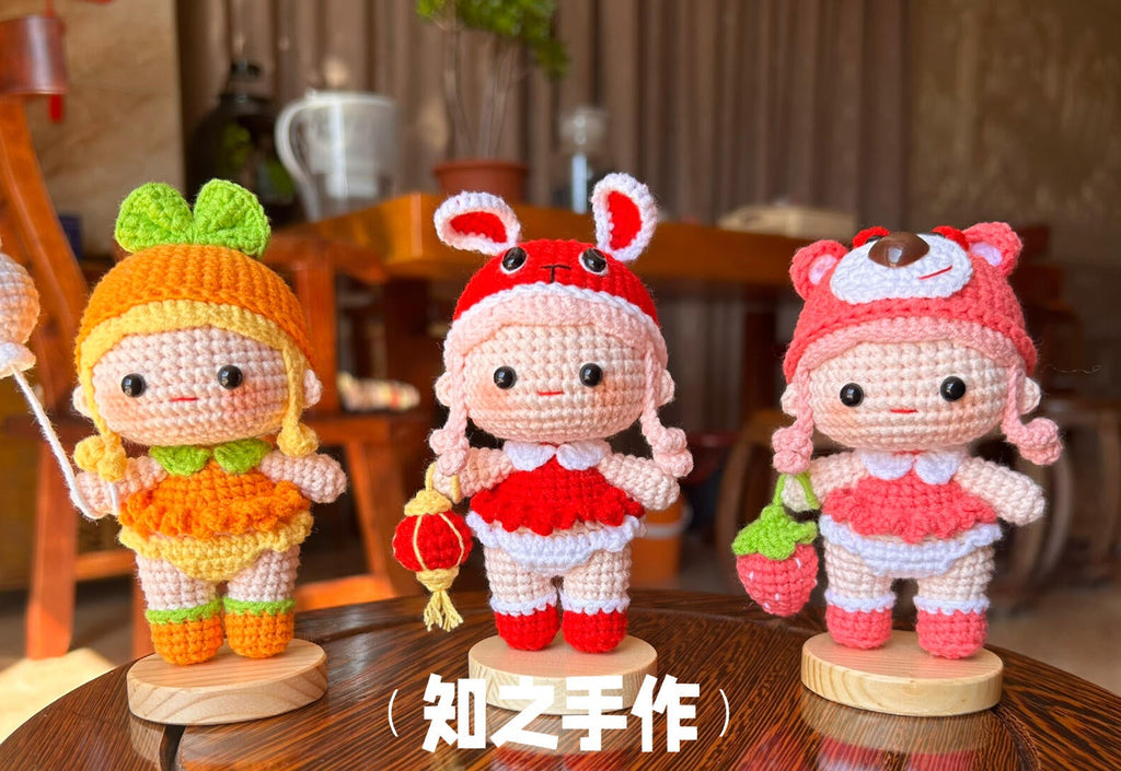 The crochet pattern for Moe Q Baby  is included in the PDF file by zhizhishouzuo
