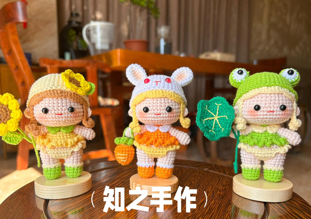 The crochet pattern for Moe Q Baby  is included in the PDF file by zhizhishouzuo