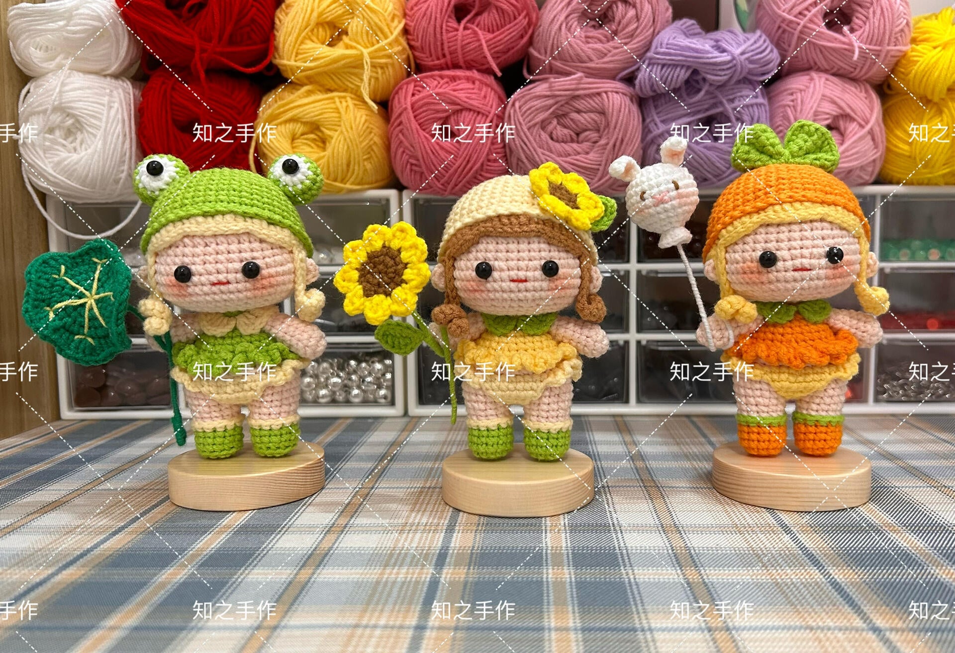 The crochet pattern for Moe Q Baby  is included in the PDF file by zhizhishouzuo
