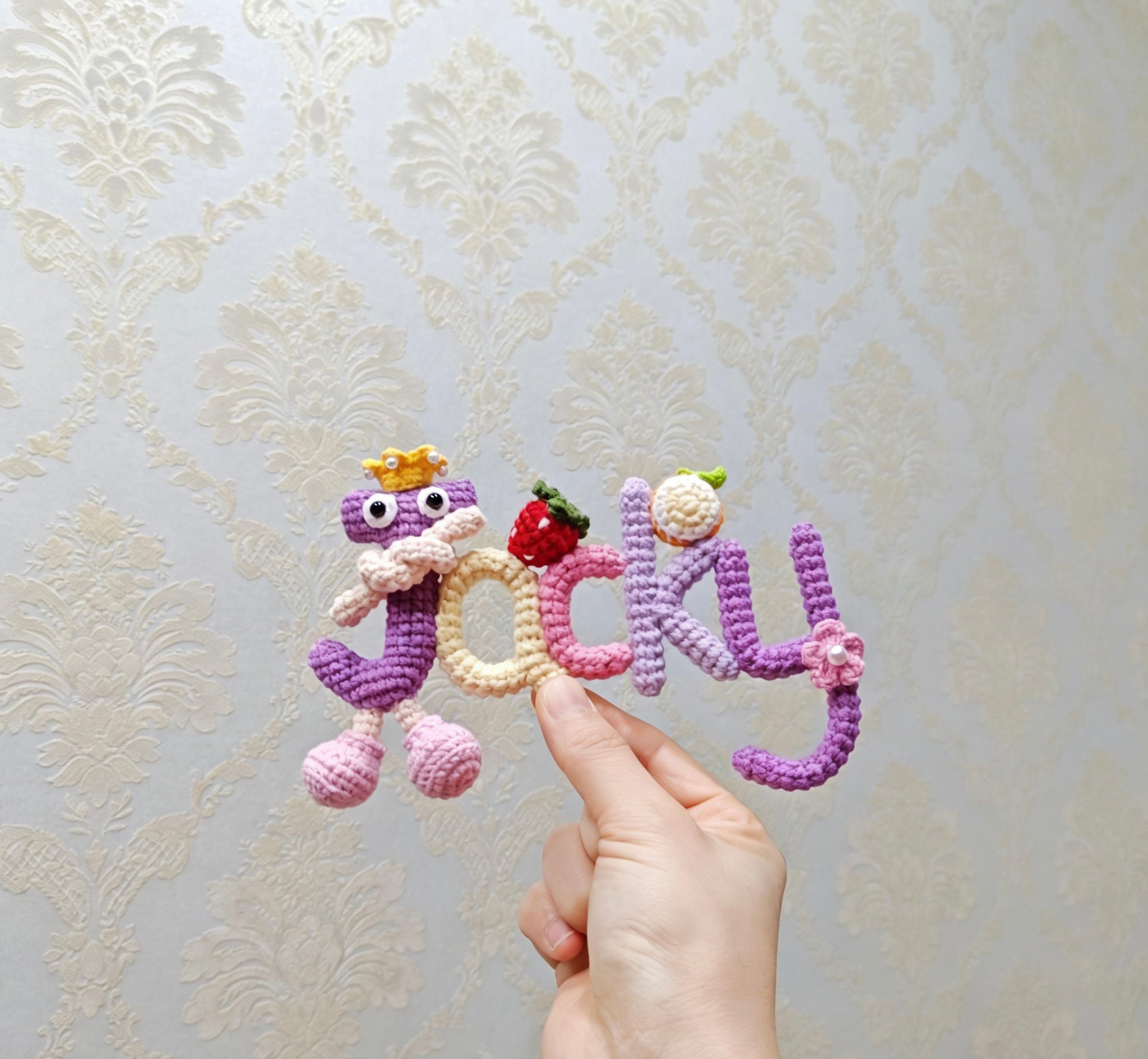 Customize your name with crocheted letters by lisashougongbianzhi