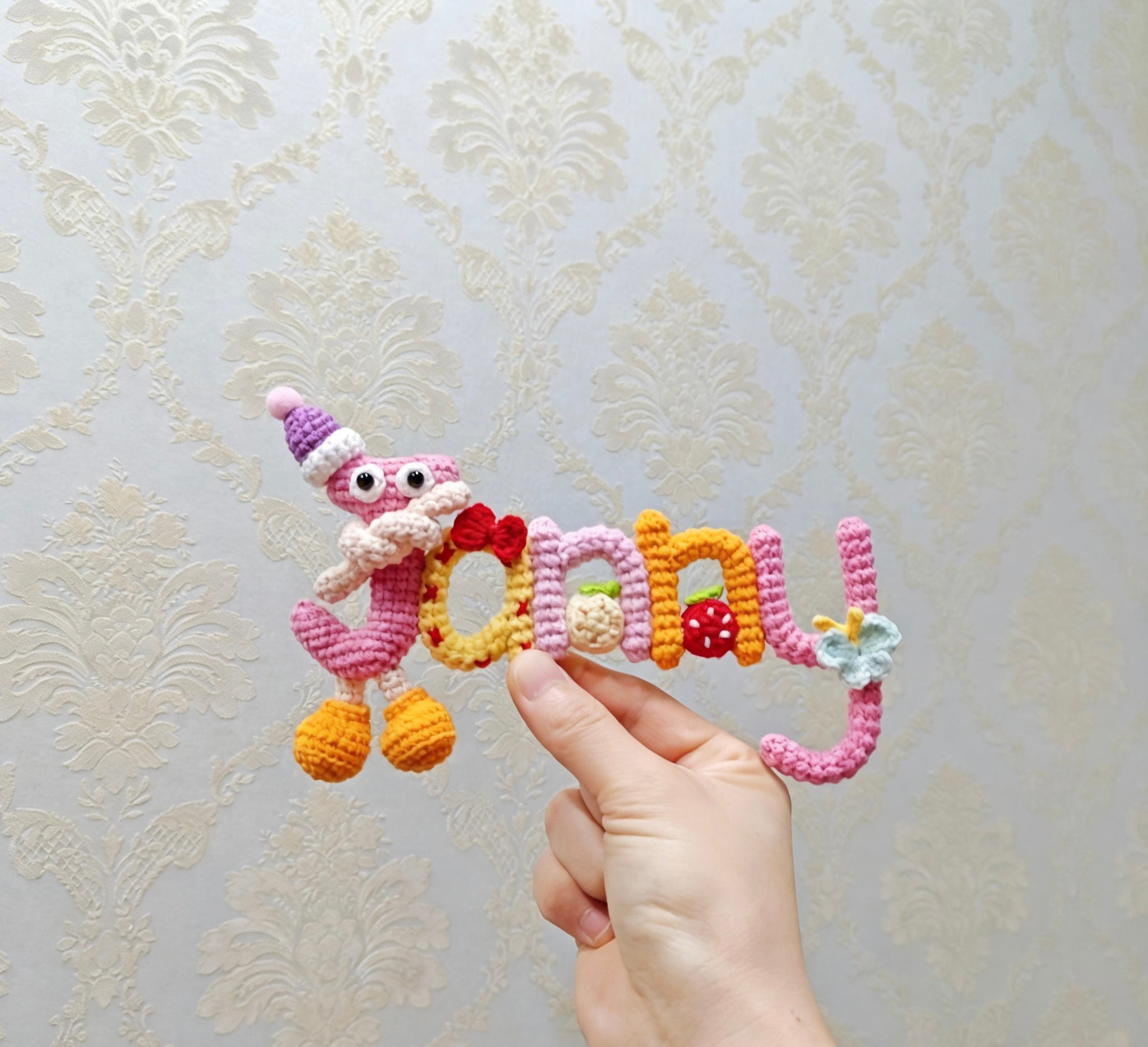 Customize your name with crocheted letters by lisashougongbianzhi