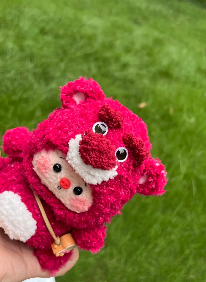 The crochet pattern for zhuyiwo2 is included in the PDF file by baozangpipi