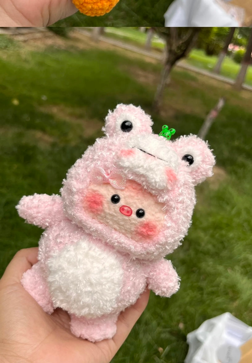 The crochet pattern for zhuyiwo2 is included in the PDF file by baozangpipi