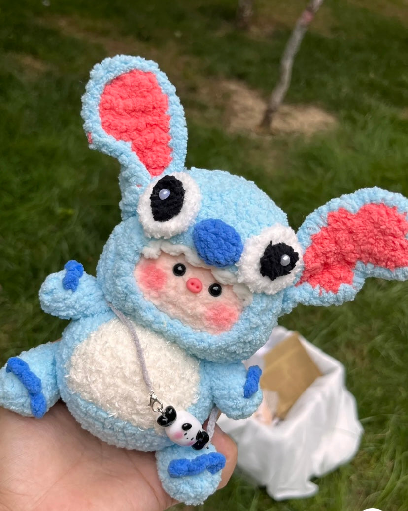 The crochet pattern for zhuyiwo2 is included in the PDF file by baozangpipi