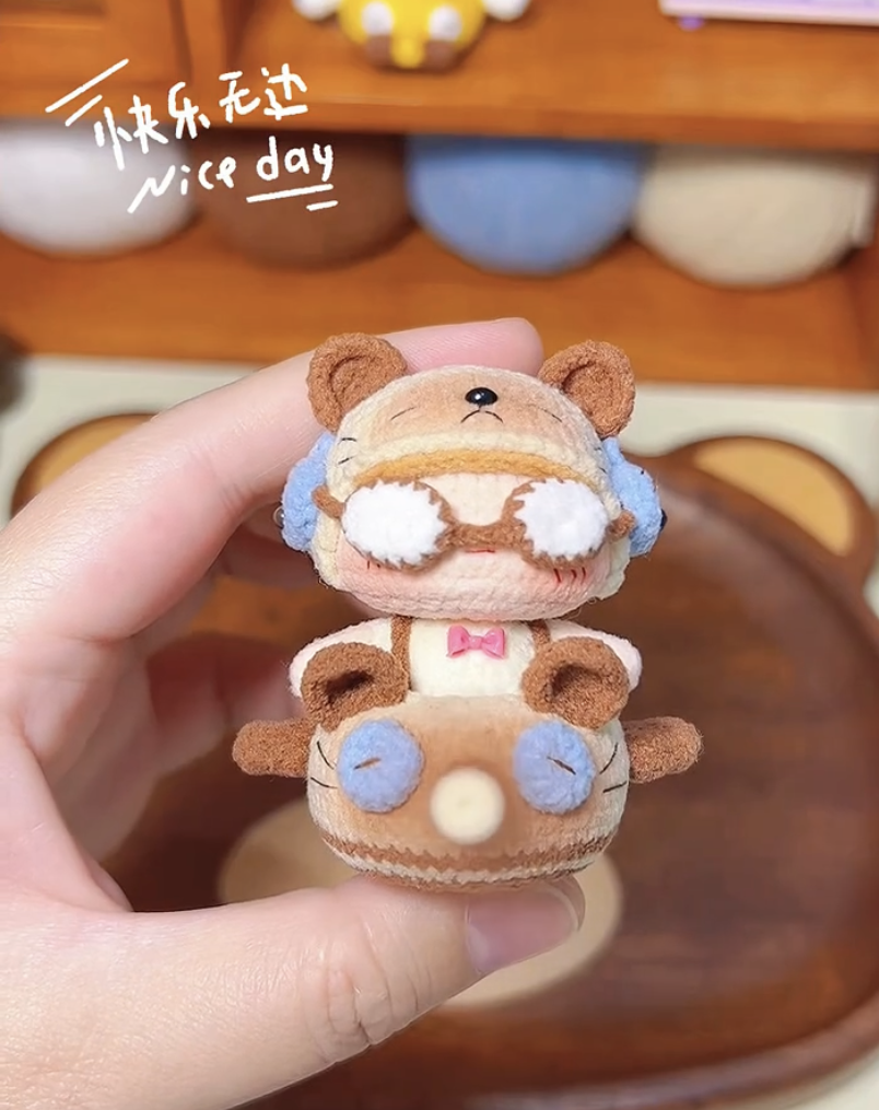 pre-order handmade  crochet Baby's Flight Diary doll zhizhishouzuo