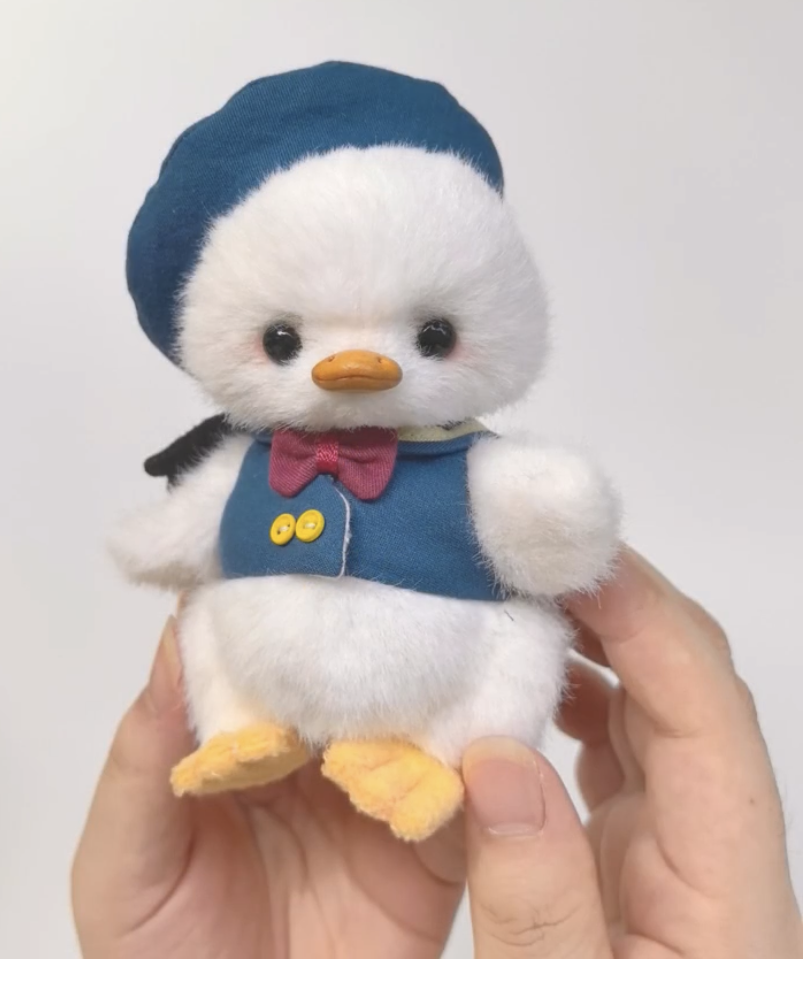 Handmade plush toy duck (Standing height 11 cm)